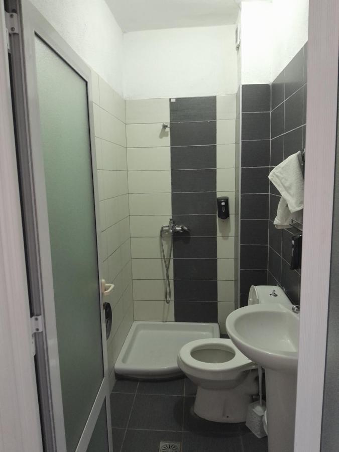 Hotel Yjet Pogradec Buitenkant foto