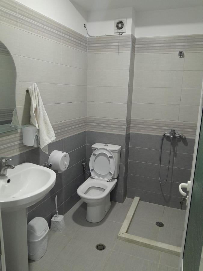 Hotel Yjet Pogradec Buitenkant foto
