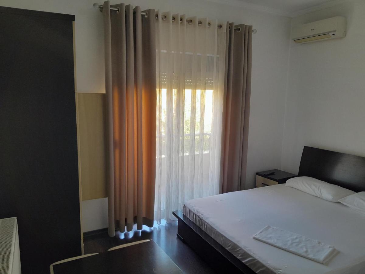 Hotel Yjet Pogradec Buitenkant foto